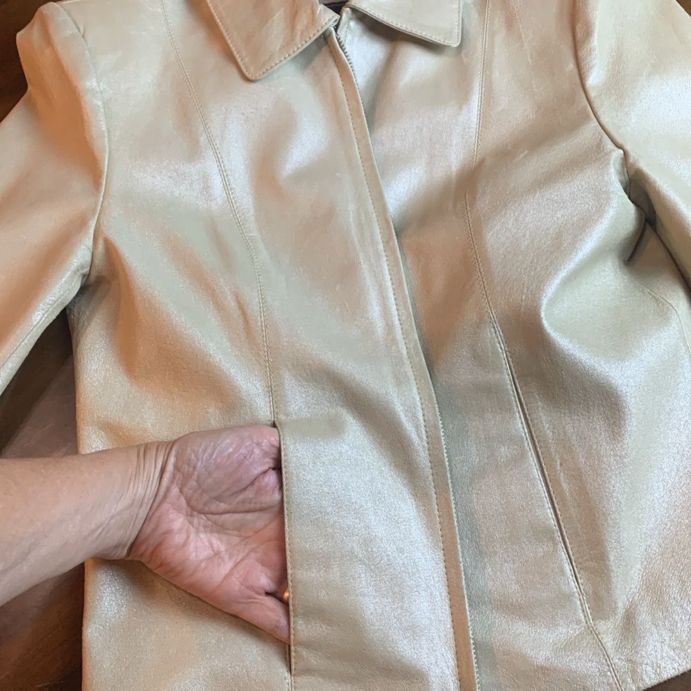 Adler Collection zippered beige leather jacket, Small - Picture 9 of 10